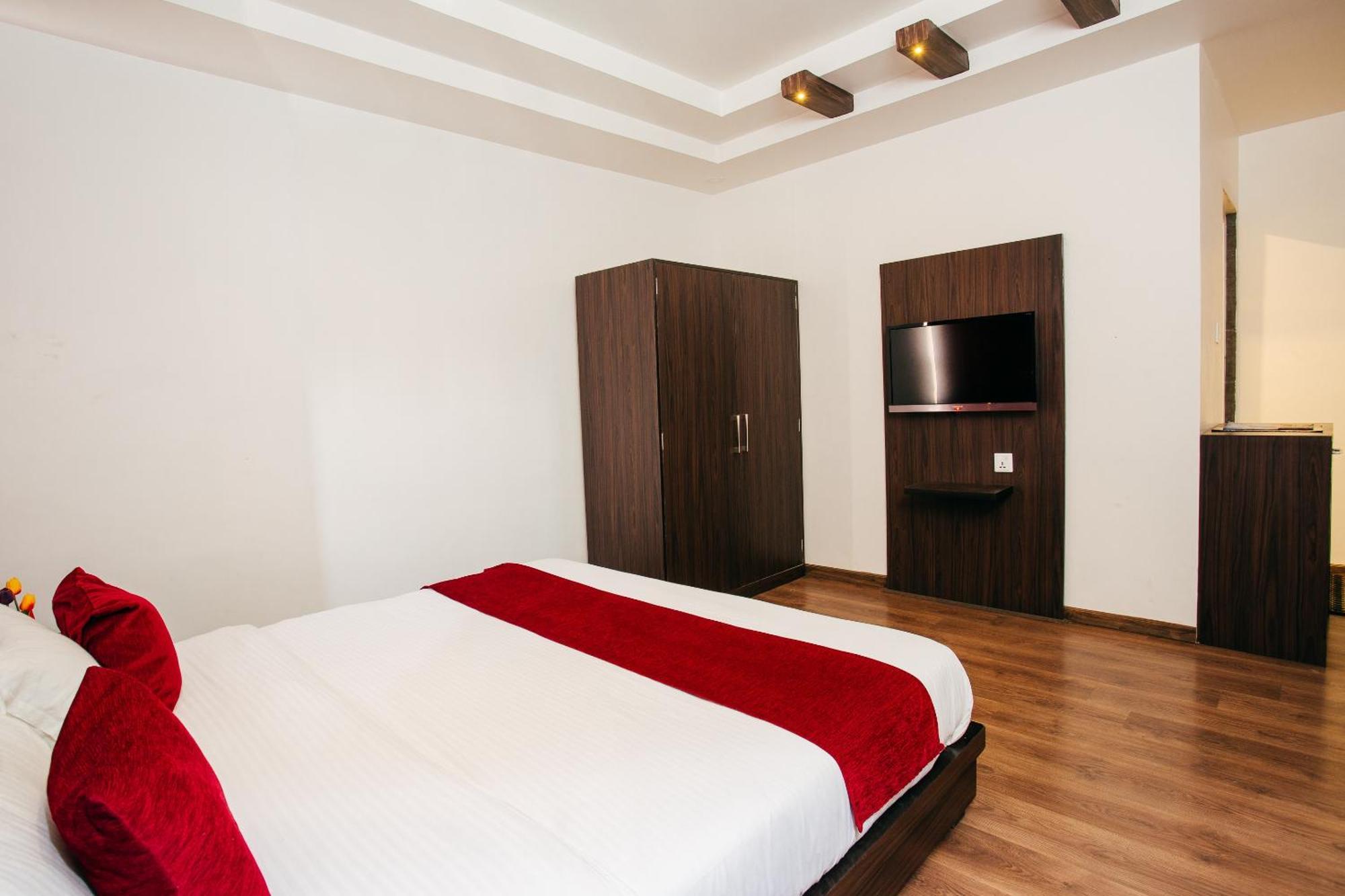 Oyo 11474 Gangaur Regency Boutique Hotel Катманду Экстерьер фото